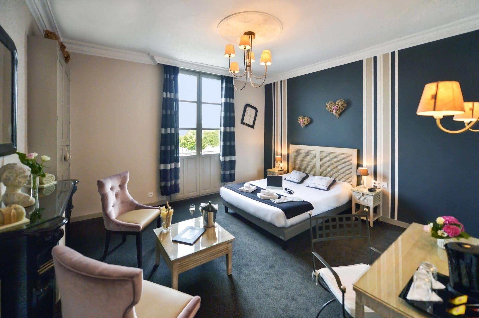 Cristal Hotel Restaurant - Logis Hotels Saumur Εξωτερικό φωτογραφία
