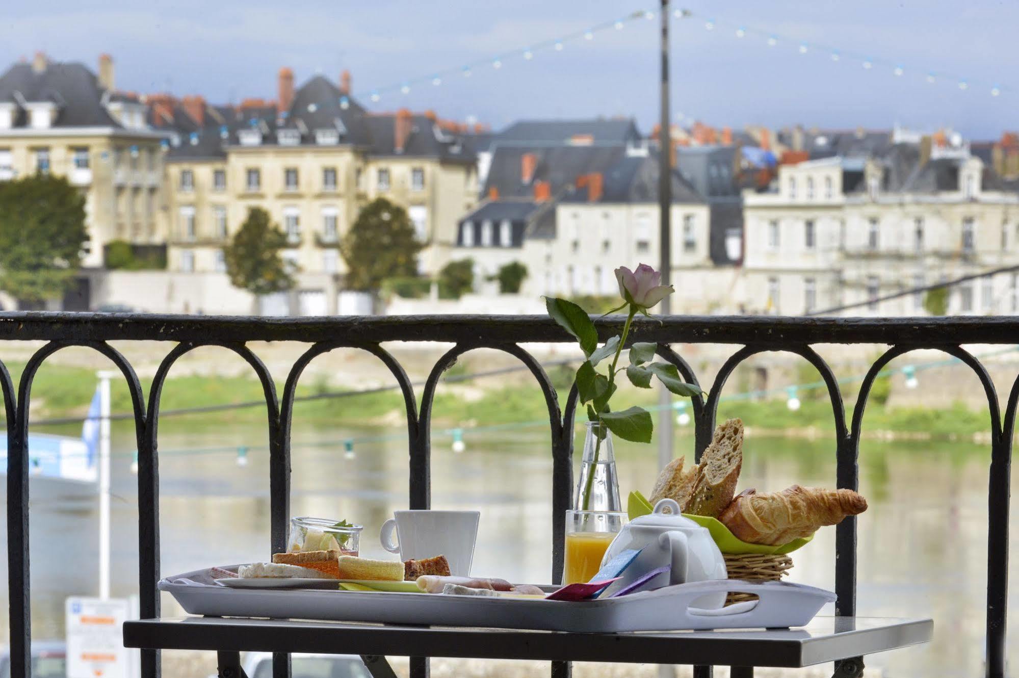 Cristal Hotel Restaurant - Logis Hotels Saumur Εξωτερικό φωτογραφία